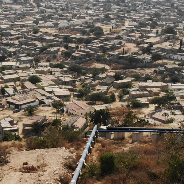 Système d'assainissement, station de traitement des eaux usées et extension du réseau d'approvisionnement en eau existant de la ville de Sumbe